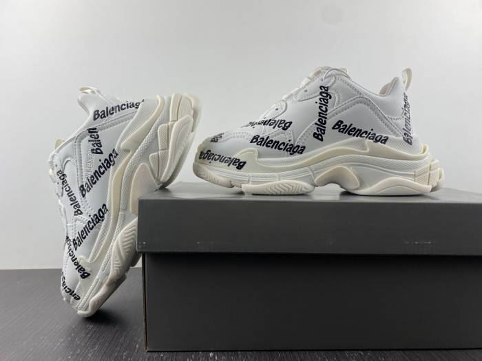 BLCG Sneaker Triple.s.524039 W2FAB9010