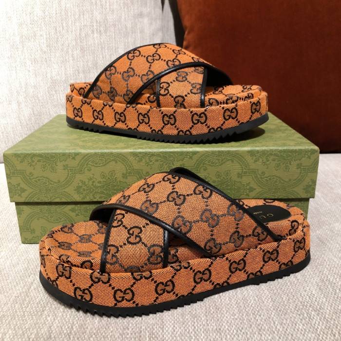 GUCC SLIPPERS