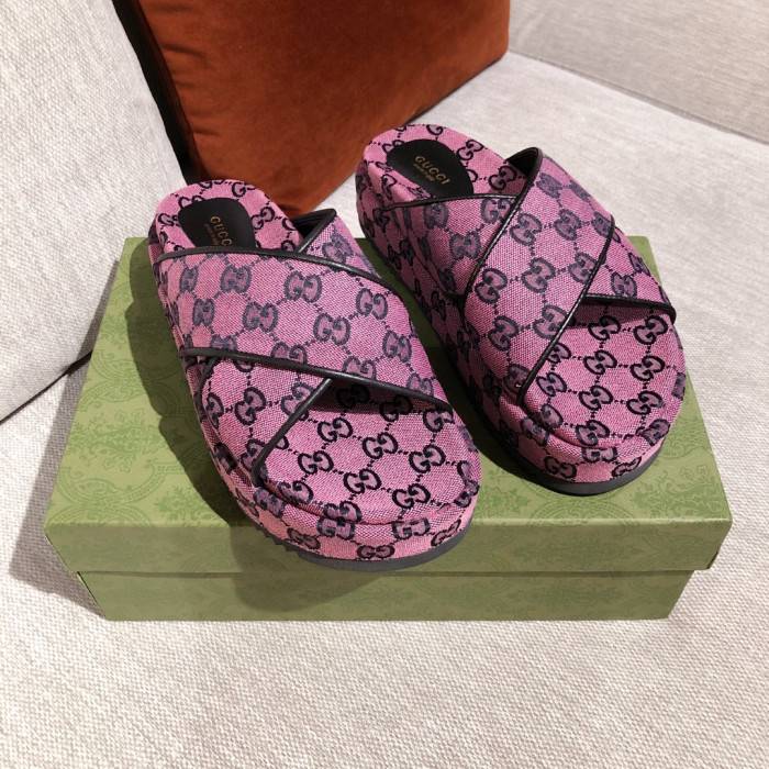 GUCC SLIPPERS