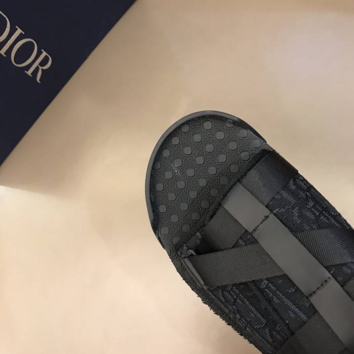 D10R SANDALS