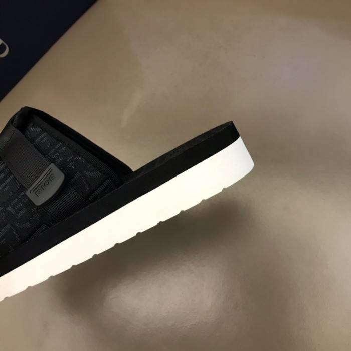 D10R SANDALS