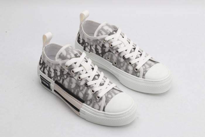 D10R B23 OBLIQUE LOW TOP SNEAKER