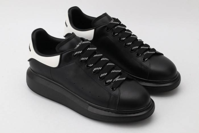 MQ Sneakers