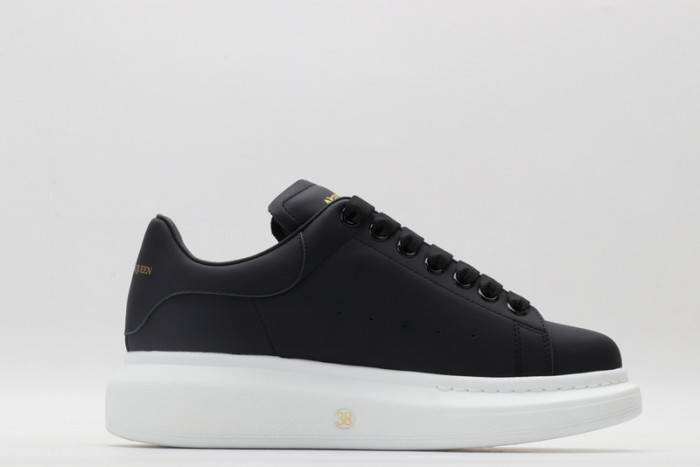 MQ Sneakers