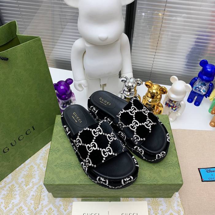 GUCC SLIPPERS