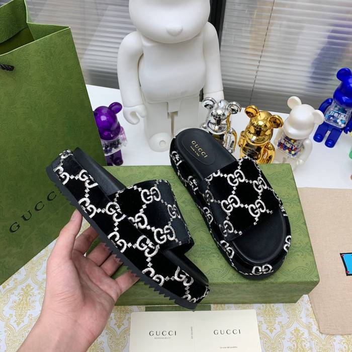 GUCC SLIPPERS