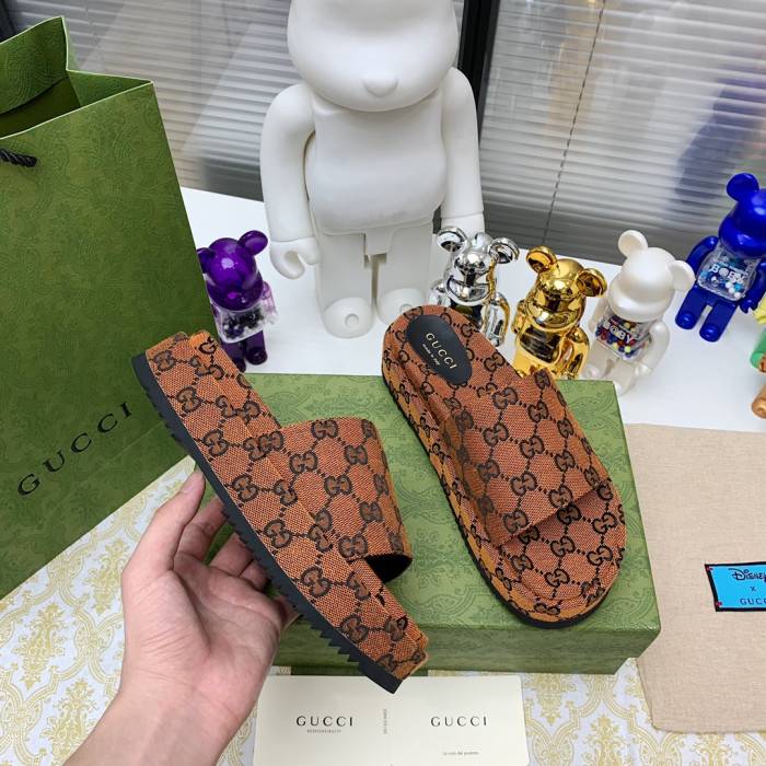GUCC SLIPPERS