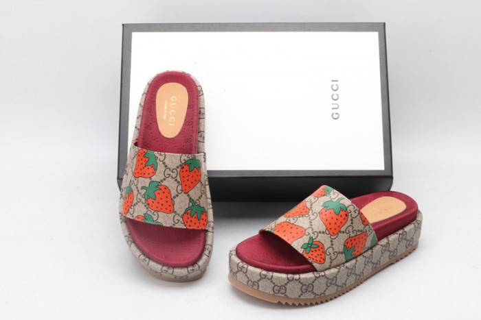 GUCC SLIPPERS