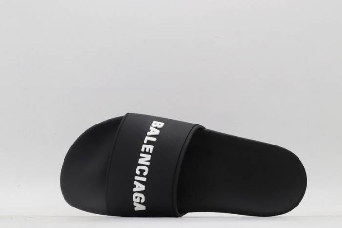 BLCG SLIPPERS