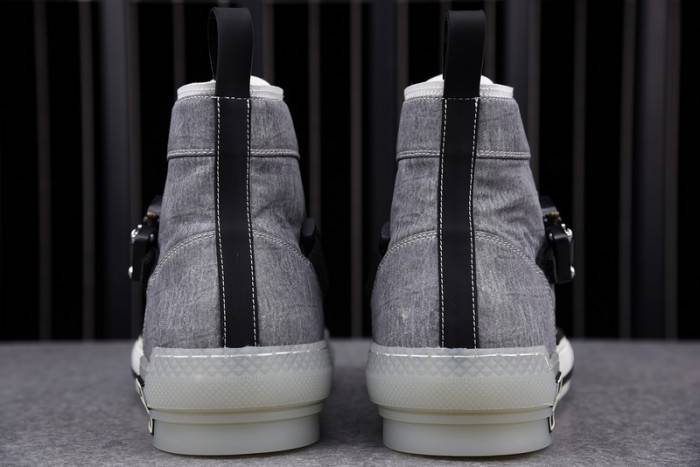 D10R B23 Oblique High Top Sneaker