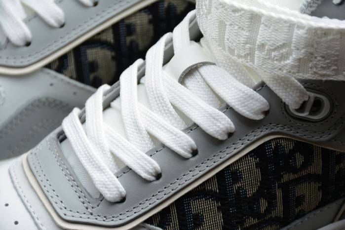 D10R B27 High Top Sneaker