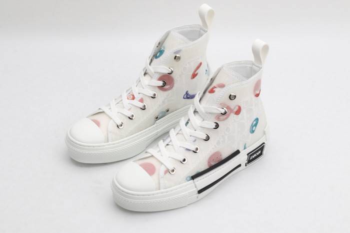 D10R B23 Oblique High Top Sneaker