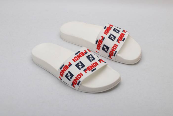 FEND1 SLIPPERS
