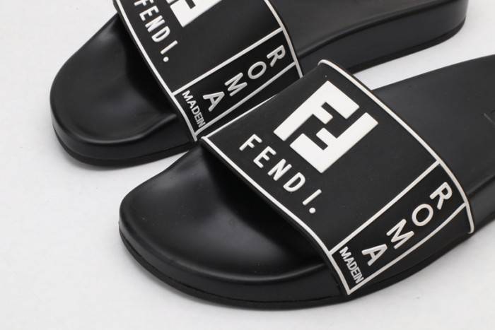 FEND1 SLIPPERS
