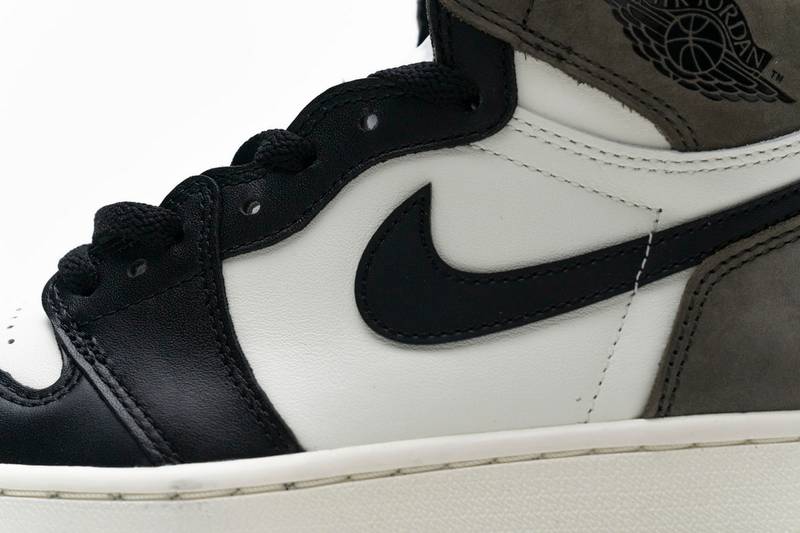 Air Jordan 1 Retro High OG Dark Mocha