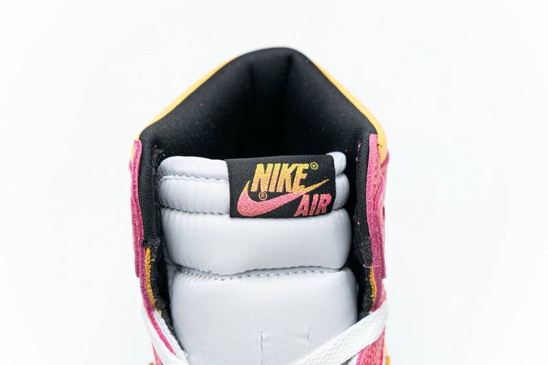 Air Jordan 1 Retro High OG Light Fusion Red