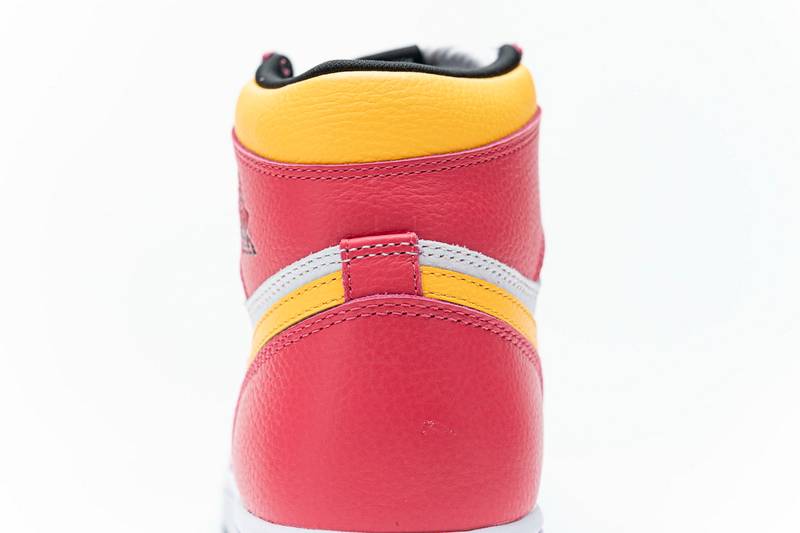 Air Jordan 1 Retro High OG Light Fusion Red