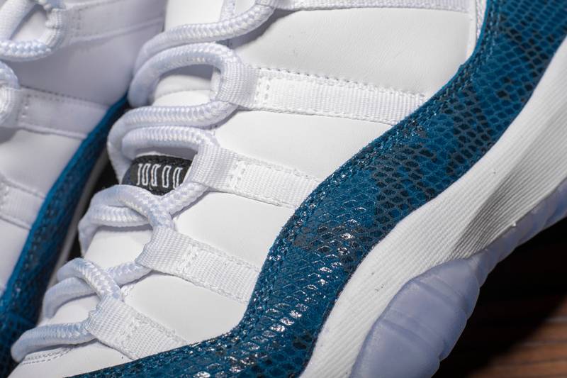 Air Jordan 11 Retro Low Snake Navy