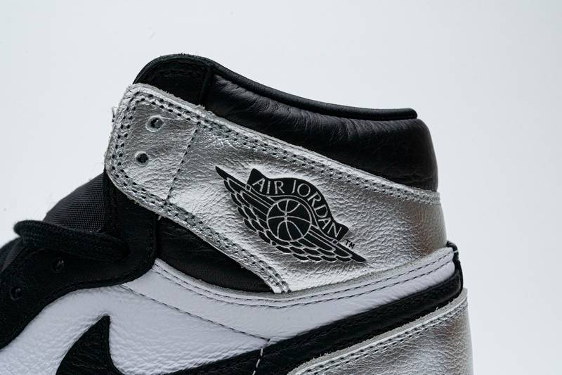 Air Jordan 1 High OG Metallic Silver