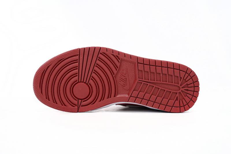 Air Jordan 1 Low Bulls