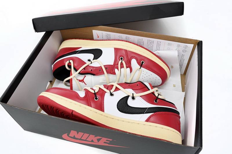 Air Jordan 1 Low Chicago Bandage