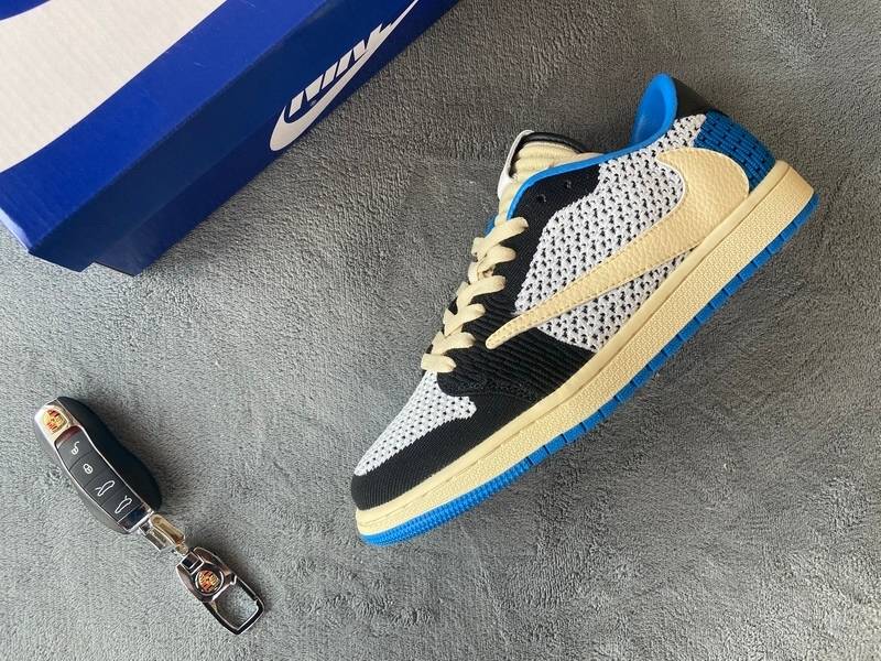 Air Jordan 1 Low Flyknit Fragment Design xTravis Scott