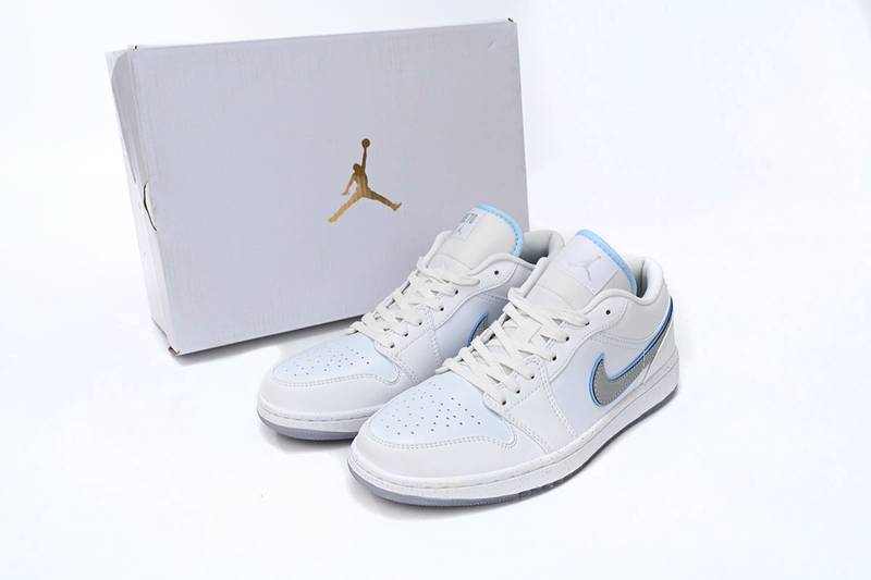 Air Jordan 1 Low SE Dare to Fly