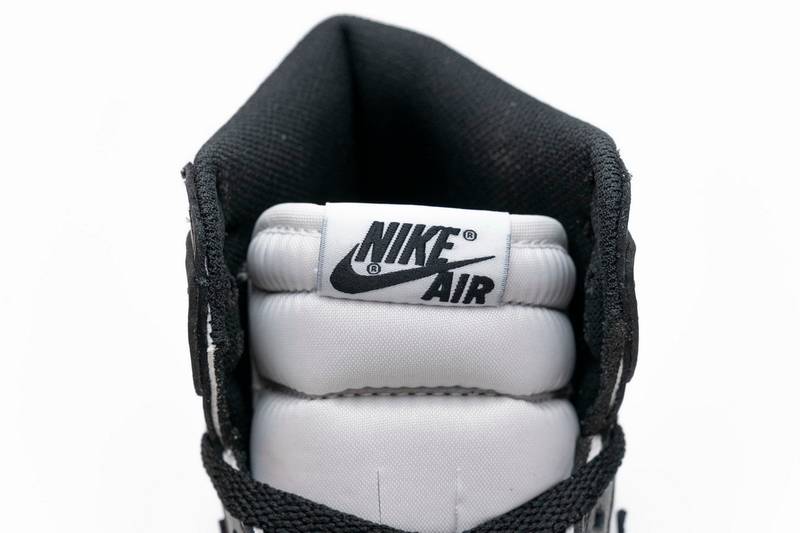 Air Jordan 1 Retro High  Black White