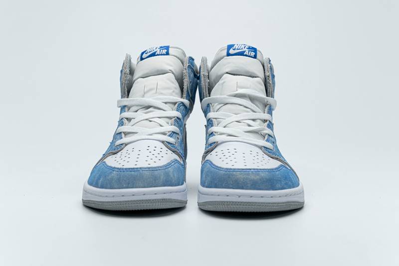 Air Jordan 1 Retro High OG Hyper Royal