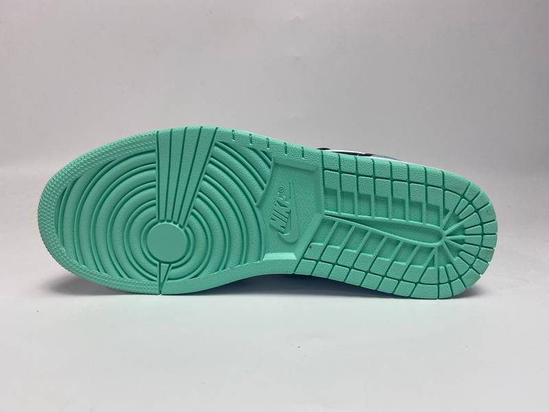 Air Jordan 1 Retro Low Chicago