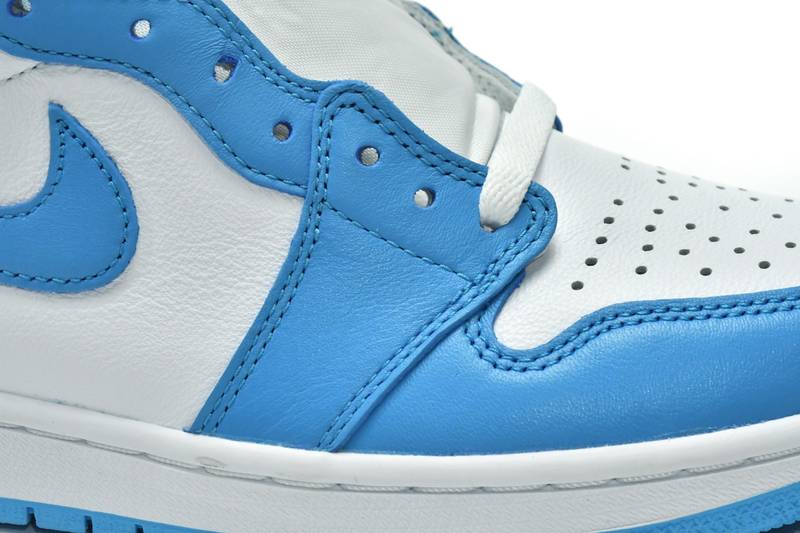 Air Jordan 1 Retro UNC