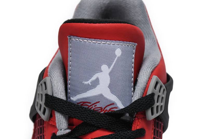 Air Jordan 4 Toro Bravo