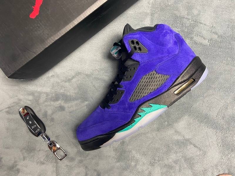 Jordan 5 Retro Alternate Grape
