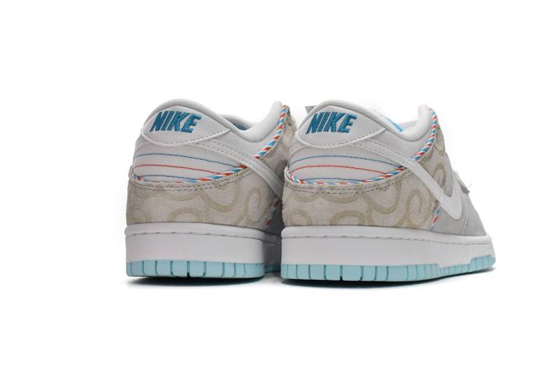 Nike Dunk Low SE Barber Shop Grey