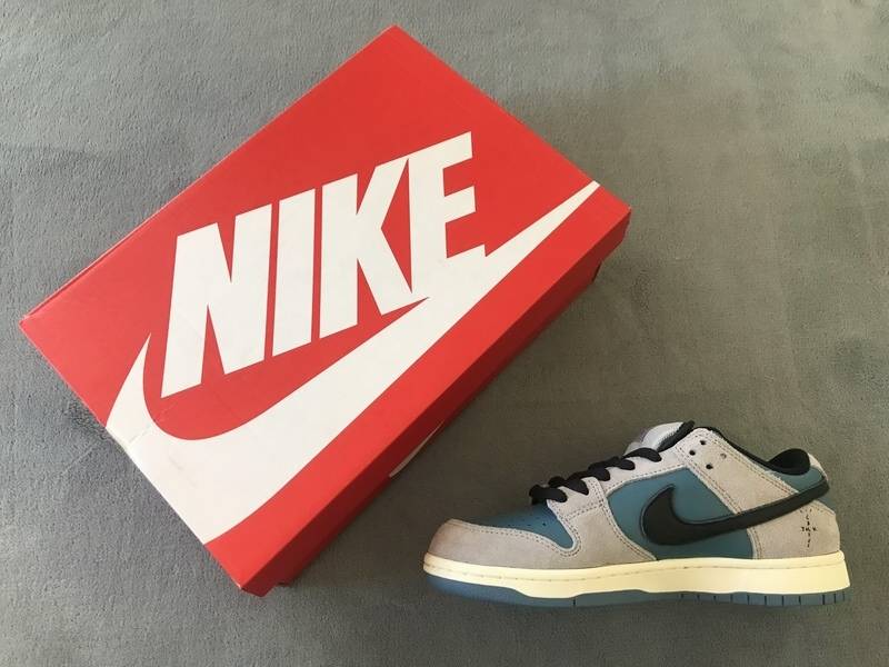 Nike Dunk SP x LowTravis Scott x PlayStation
