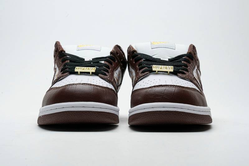 Nike SB Dunk Low Brown Stars