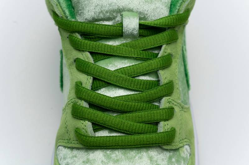 Nike SB Dunk Low Strange Love Green