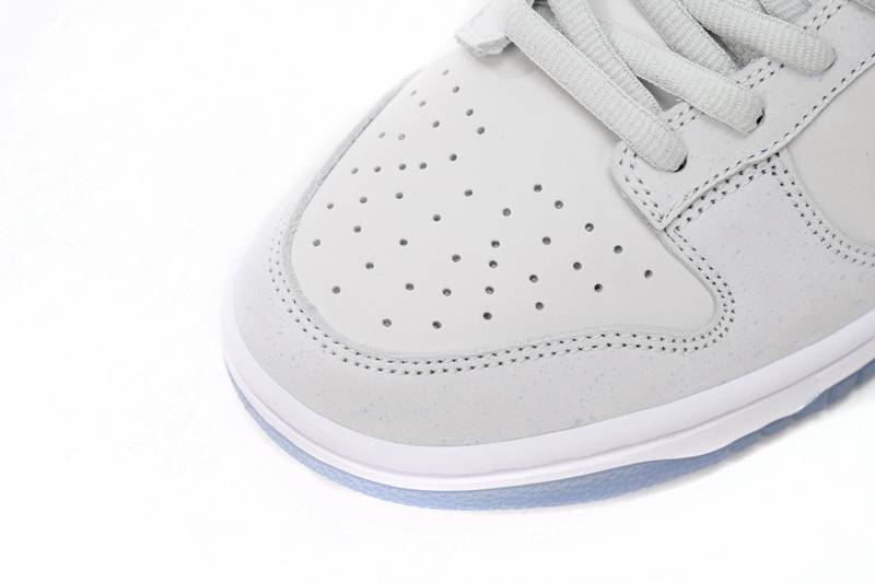Nike SB Dunk Low White Lobster