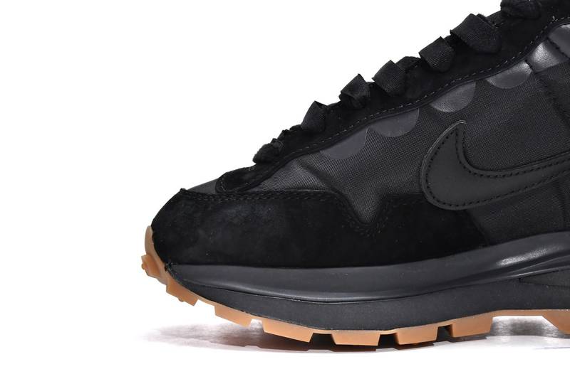 Nike Vaporwaffle sacai Black Gum