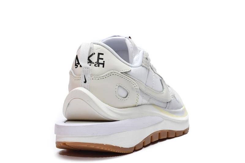 Nike Vaporwaffle sacai Sail Gum