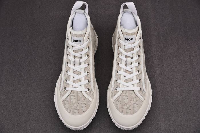 D10R B28 Oblique High Top Sneaker