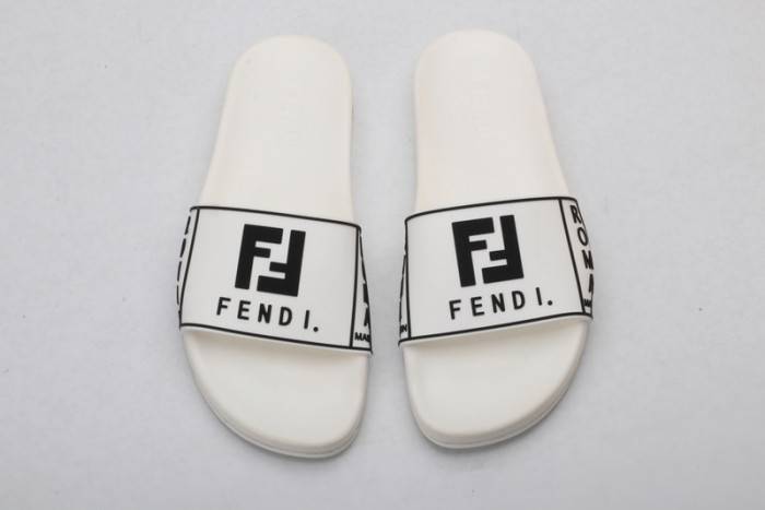 FEND1 SLIPPERS