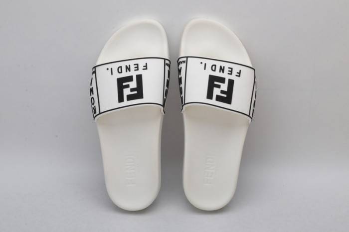 FEND1 SLIPPERS