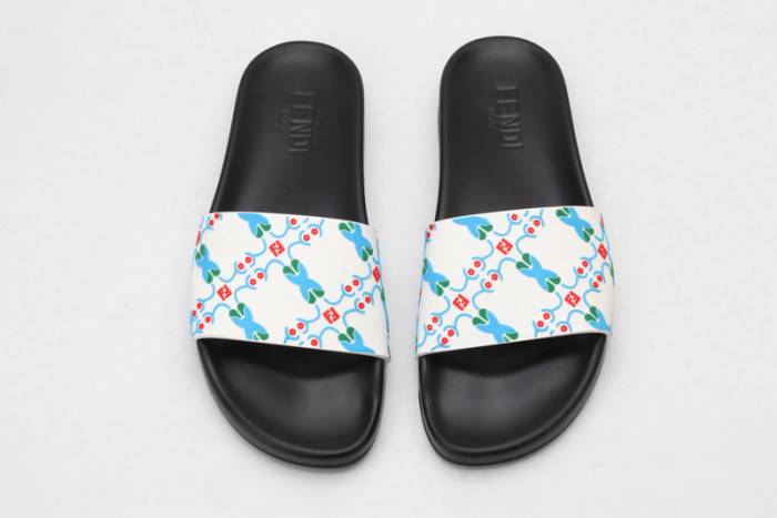 FEND1 SLIPPERS