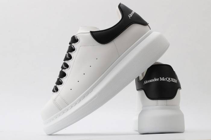 MQ Sneakers