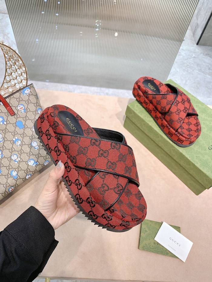 GUCC SLIPPERS