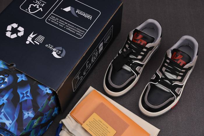 LOUI VUITTO SNEAKER