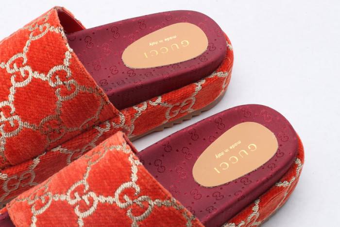 GUCC SLIPPERS