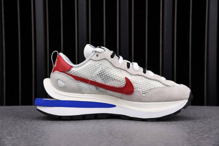 Nike Vaporwaffle Sacai Sport Fuchsia Game Royal CV1363-100