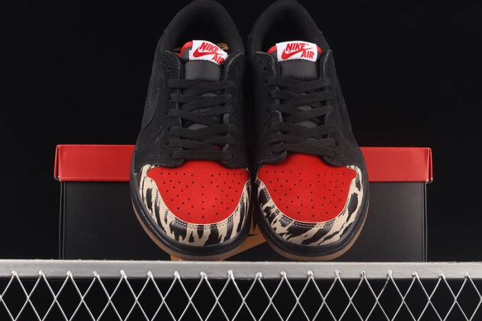 Solefly X Air Jordan 1 Low carnivore DN3400-001